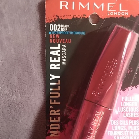Rimmel black waterproof mascara - Picture 3 of 4